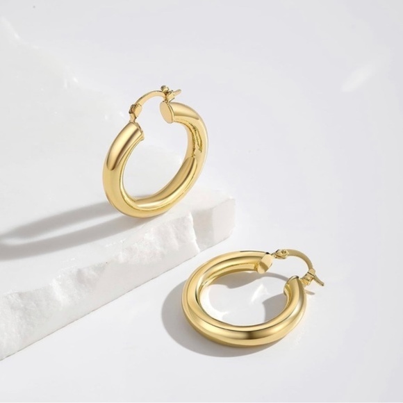 GOLD 14k Gold Plated Minmalist Hoop Earrings - Picture 1 of 4